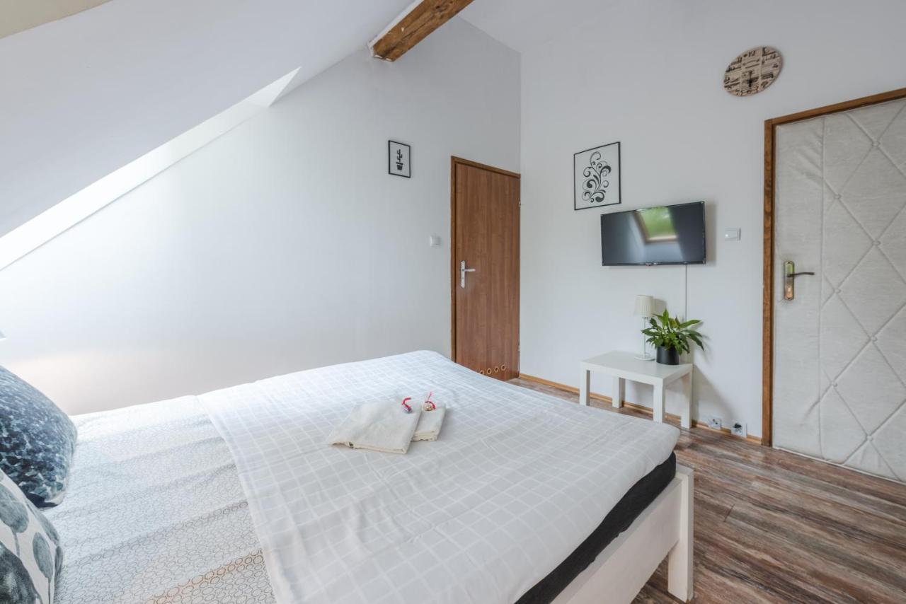 Fitness Hostel Premium Wrocław Exteriör bild