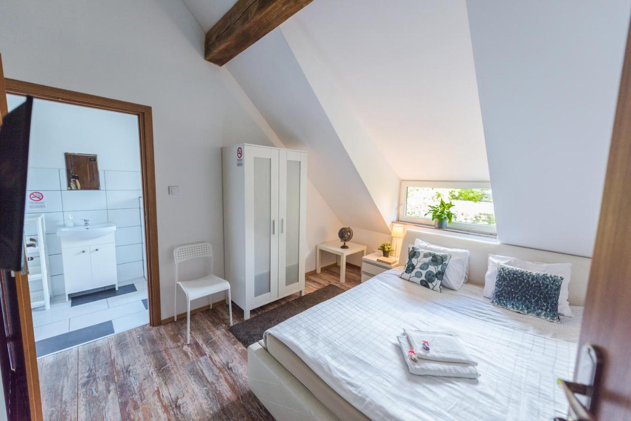 Fitness Hostel Premium Wrocław Exteriör bild