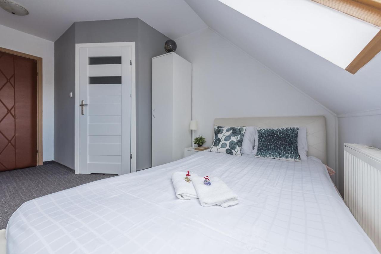 Fitness Hostel Premium Wrocław Exteriör bild