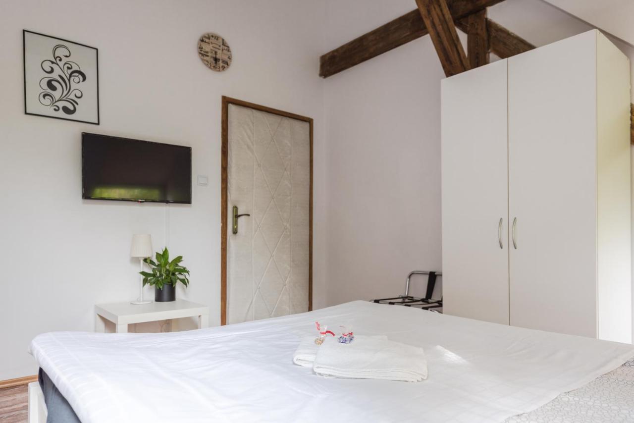 Fitness Hostel Premium Wrocław Exteriör bild