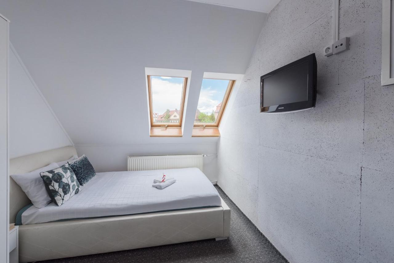 Fitness Hostel Premium Wrocław Exteriör bild