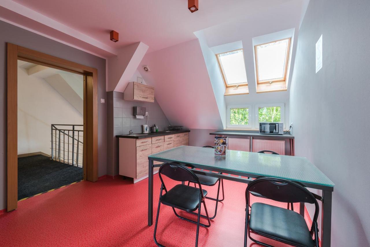 Fitness Hostel Premium Wrocław Exteriör bild